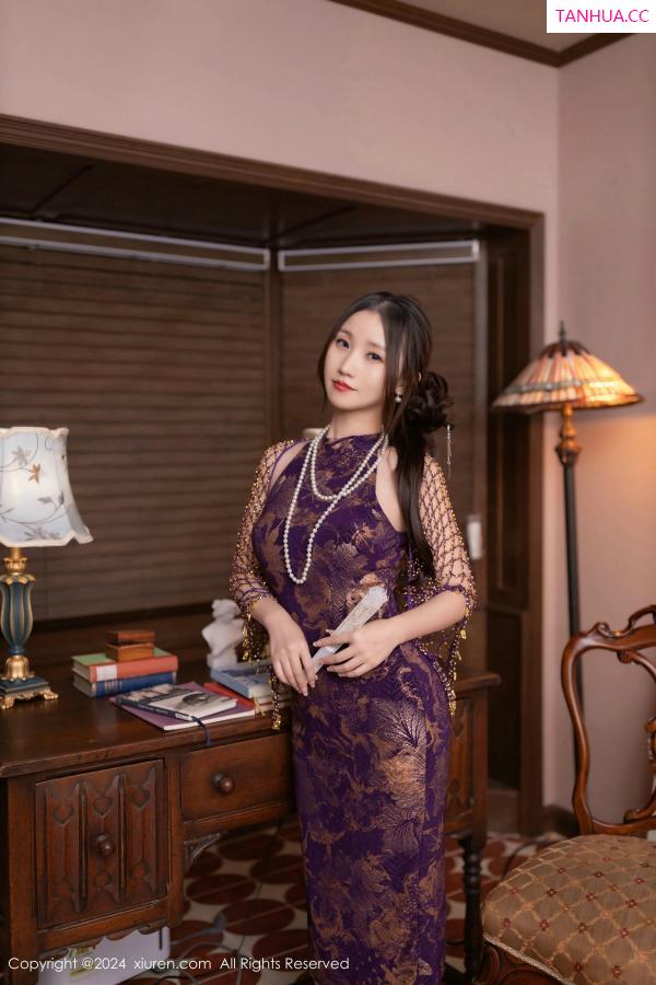   [XiuRen]高清写真图 2024.11.27 No.9513 杏子Yada 丝袜美腿第3张图片